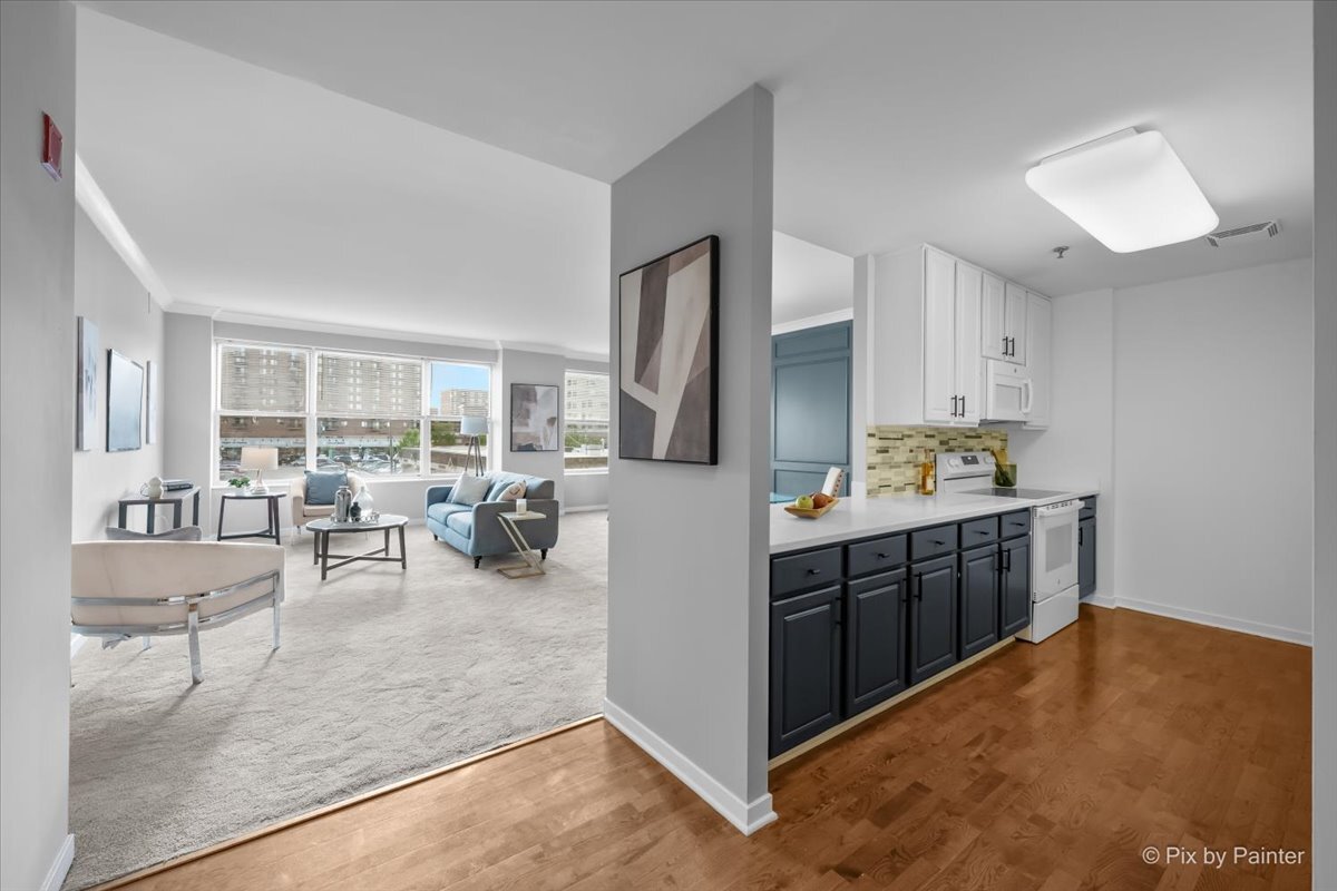 77 S Evergreen Avenue 206