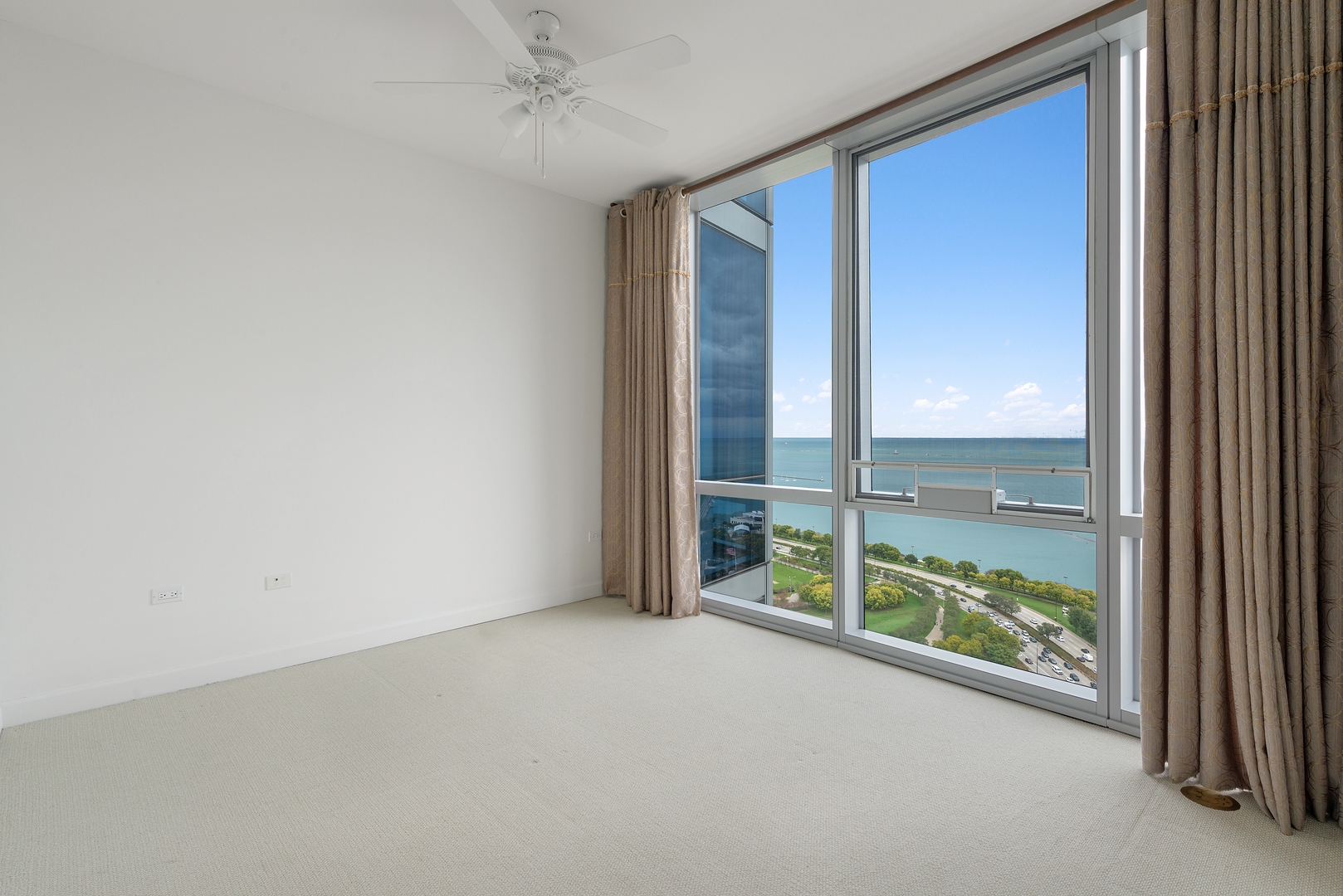 1211 S PRAIRIE Avenue 3104