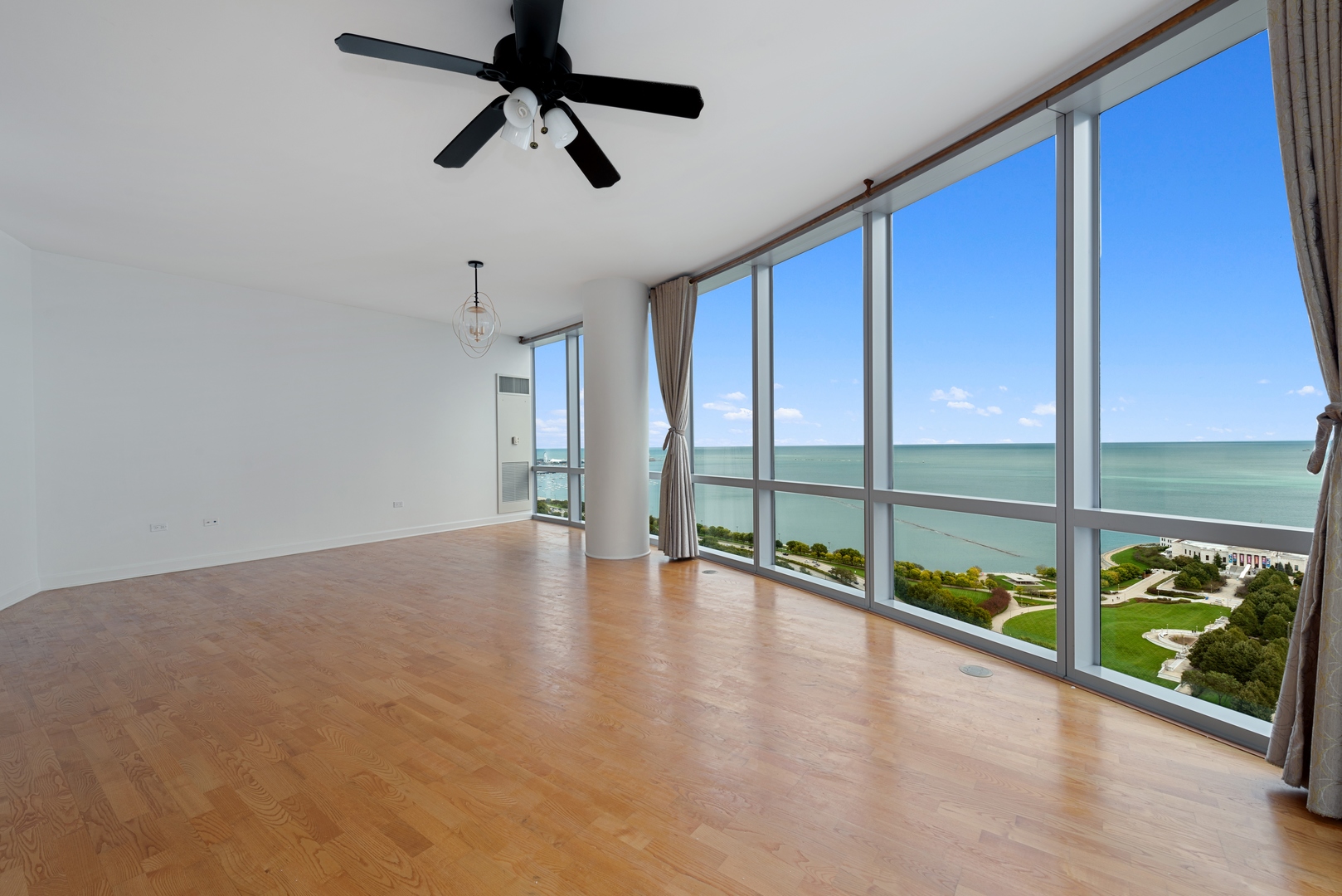 1211 S PRAIRIE Avenue 3104