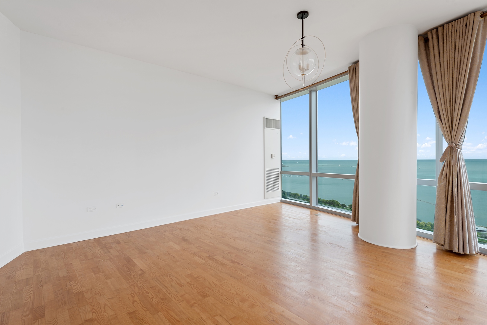 1211 S PRAIRIE Avenue 3104