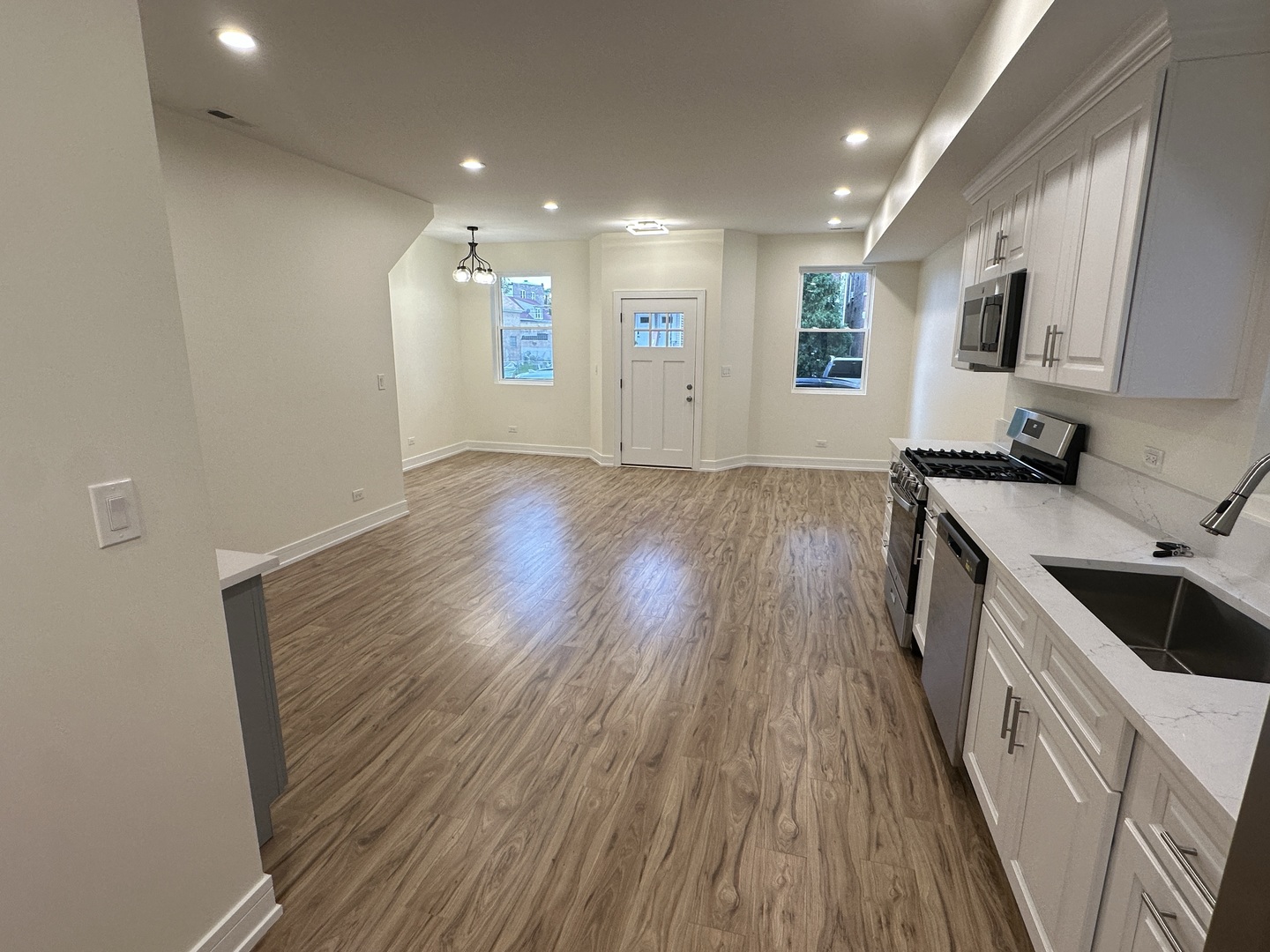 1325 S 50th Court