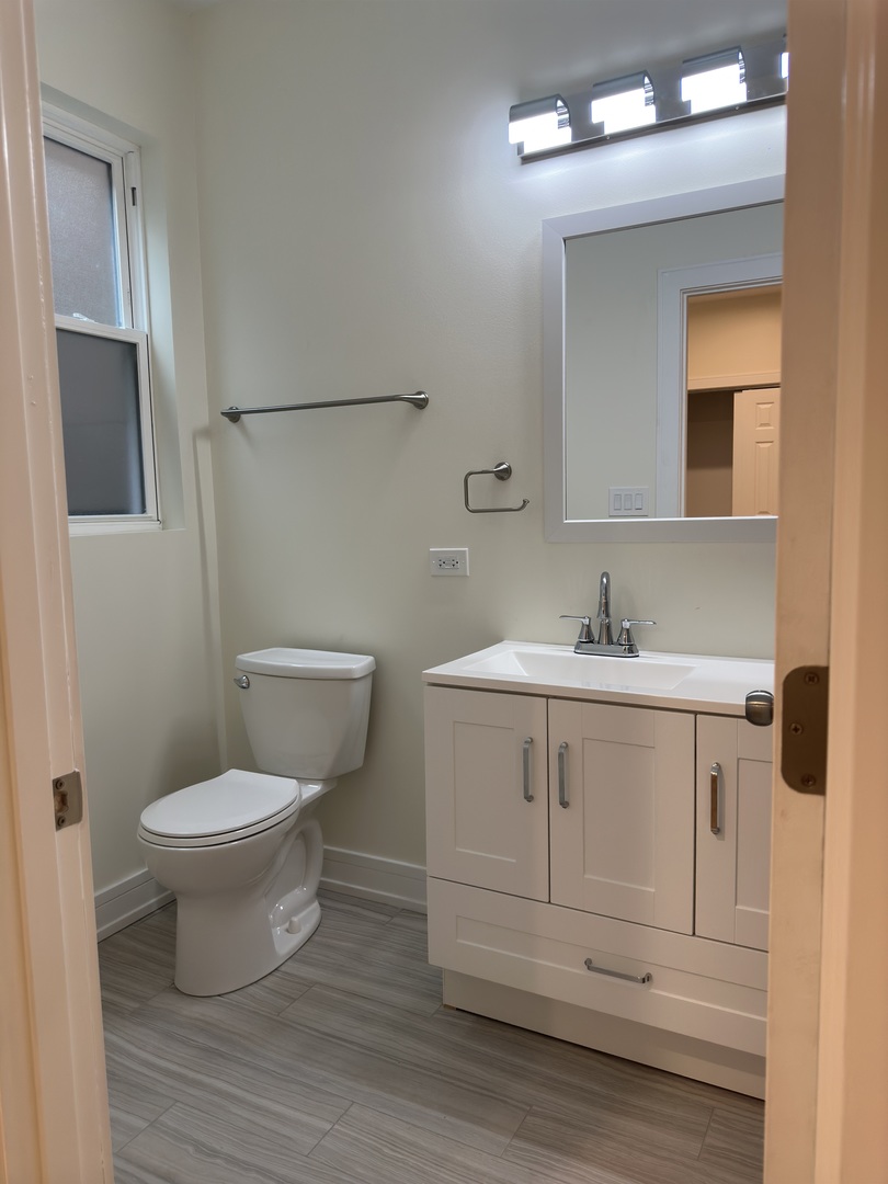 1325 S 50th Court