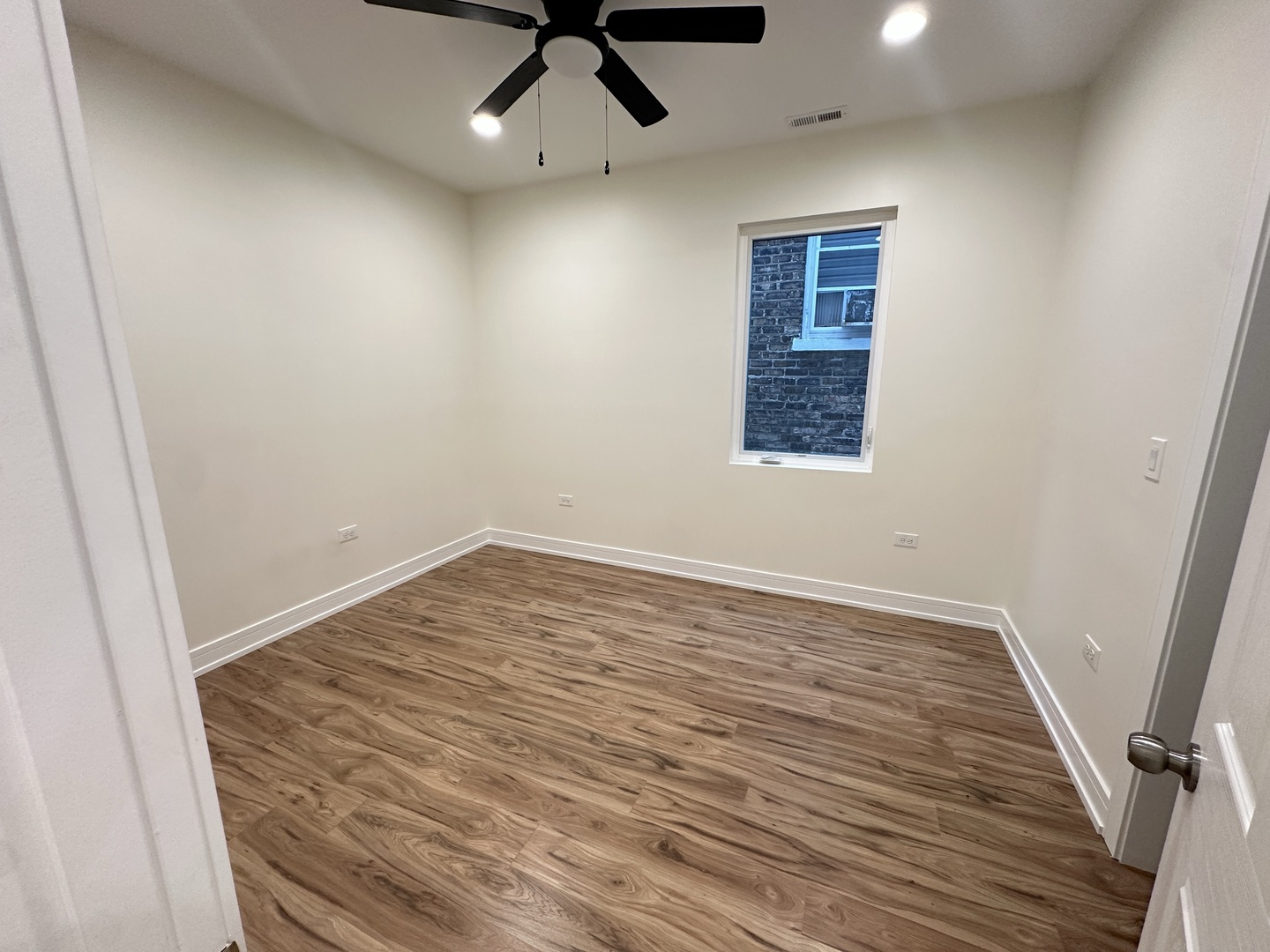 1325 S 50th Court