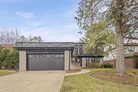 560 HUNTER Road Wilmette IL 60091