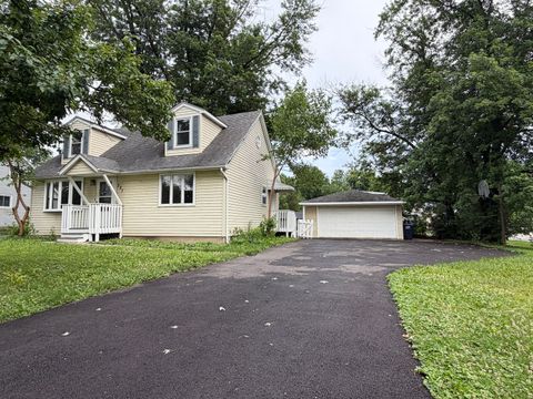Photo of 321 Janet Avenue, Darien, IL 60561 (MLS # 12579998)