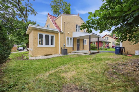 Tiny photo for 431 Bowen Court, Elgin, IL 60120 (MLS # 12721537)