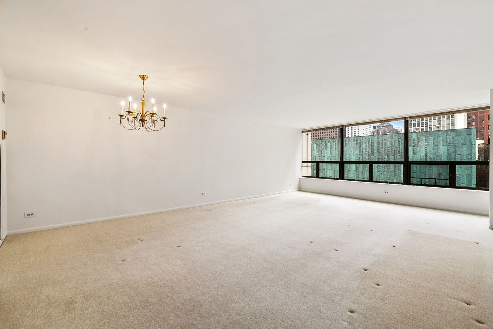 110 E Delaware Place 704