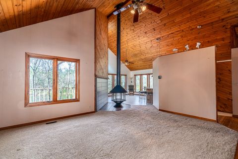 Tiny photo for 5 Lake Shore Court, Carbondale, IL 62902 (MLS # 12613302)