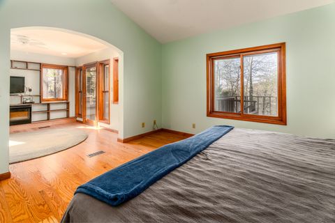 Tiny photo for 5 Lake Shore Court, Carbondale, IL 62902 (MLS # 12613302)