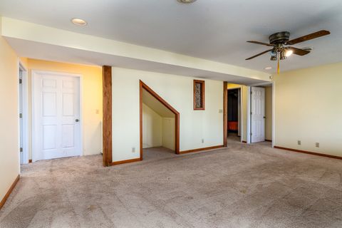 Tiny photo for 5 Lake Shore Court, Carbondale, IL 62902 (MLS # 12613302)