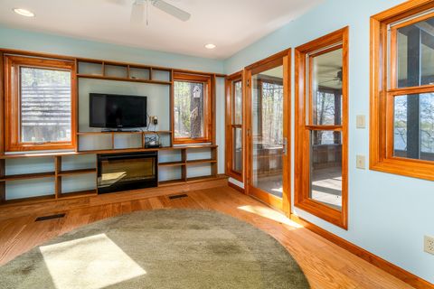 Tiny photo for 5 Lake Shore Court, Carbondale, IL 62902 (MLS # 12613302)