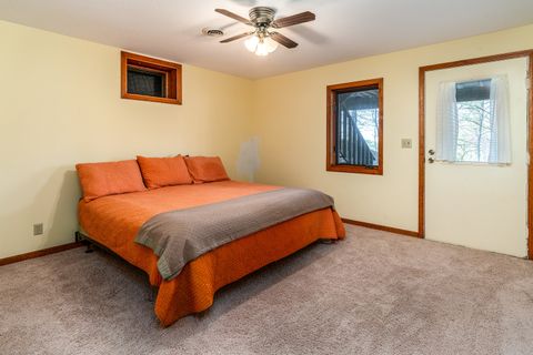 Tiny photo for 5 Lake Shore Court, Carbondale, IL 62902 (MLS # 12613302)