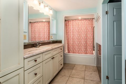 Tiny photo for 5 Lake Shore Court, Carbondale, IL 62902 (MLS # 12613302)