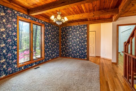 Tiny photo for 5 Lake Shore Court, Carbondale, IL 62902 (MLS # 12613302)