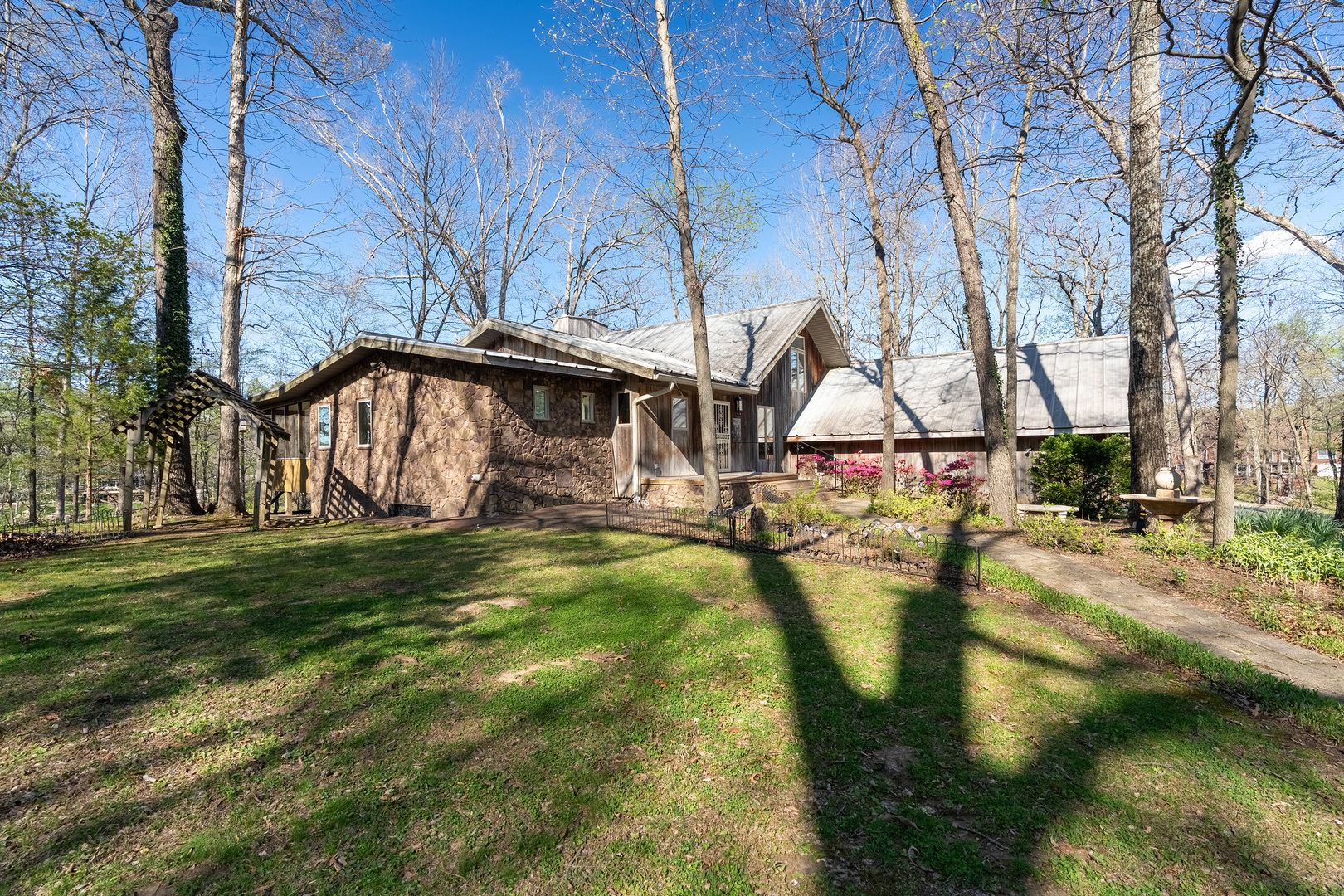 5 Lake Shore Court