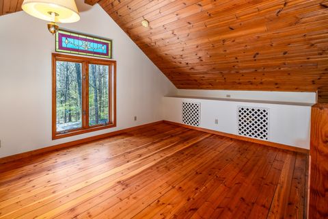 Tiny photo for 5 Lake Shore Court, Carbondale, IL 62902 (MLS # 12613302)