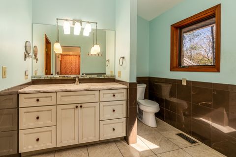 Tiny photo for 5 Lake Shore Court, Carbondale, IL 62902 (MLS # 12613302)