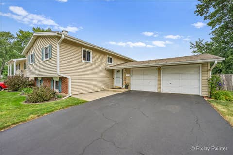 Tiny photo for 641 Devonshire Lane, Crystal Lake, IL 60014 (MLS # 12705220)