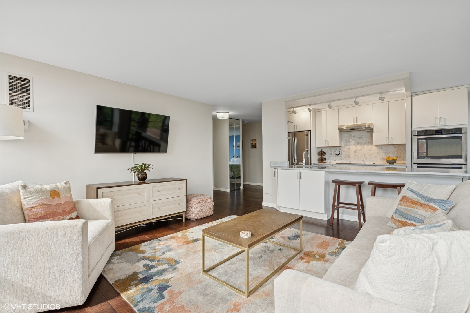345 W Fullerton Parkway 601