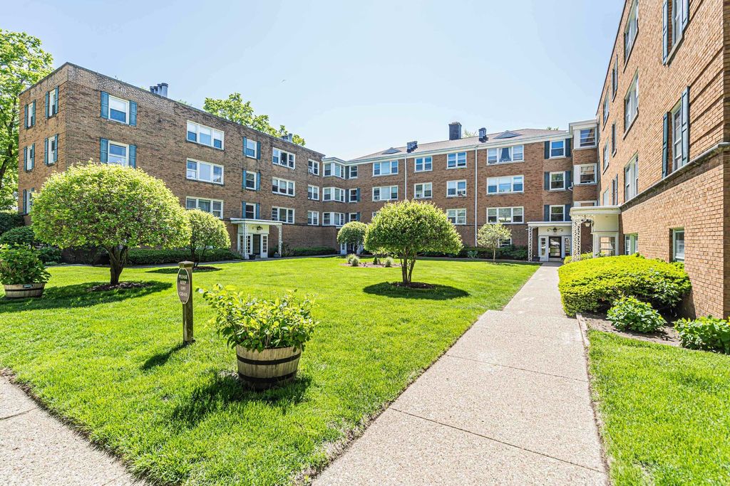 Photo for 530 Michigan Avenue #3E, Evanston, IL 60202 (MLS # 12500334)