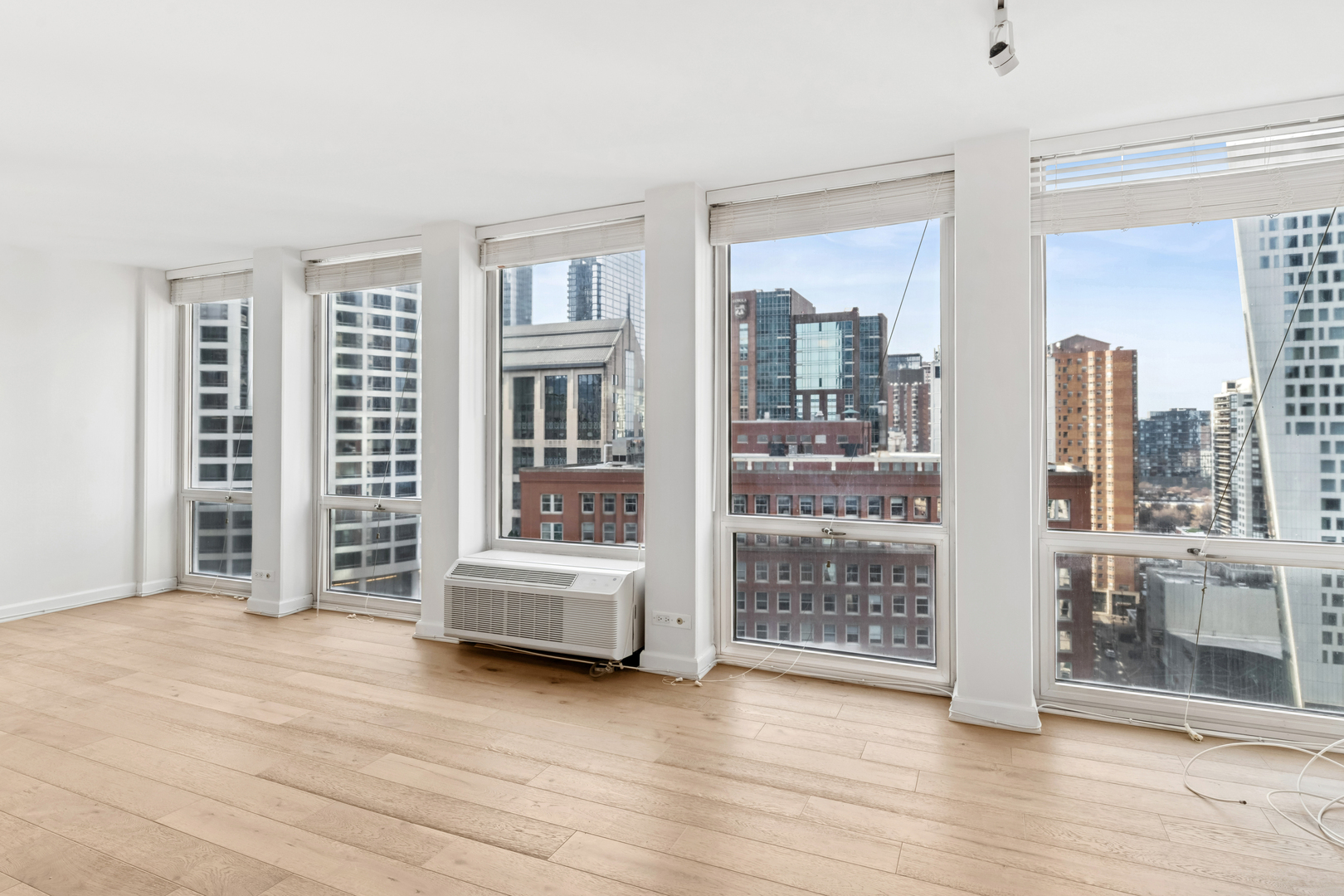 111 E Chestnut Street 20B