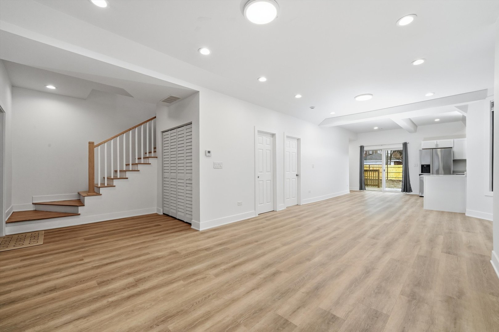 6409 S Albany Avenue