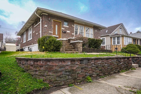 Tiny photo for 913 Oakland Avenue, Joliet, IL 60435 (MLS # 12653662)