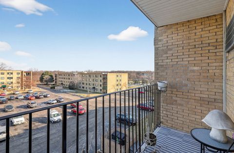 Tiny photo for 6630 S Brainard Avenue #409, Countryside, IL 60525 (MLS # 12569734)