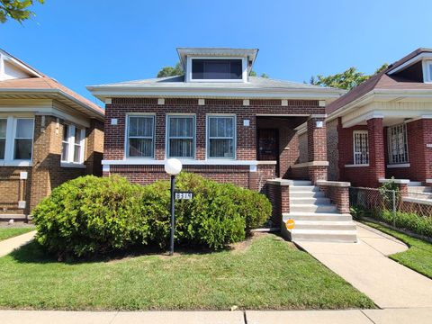 8319 S Crandon Avenue Chicago IL 60617