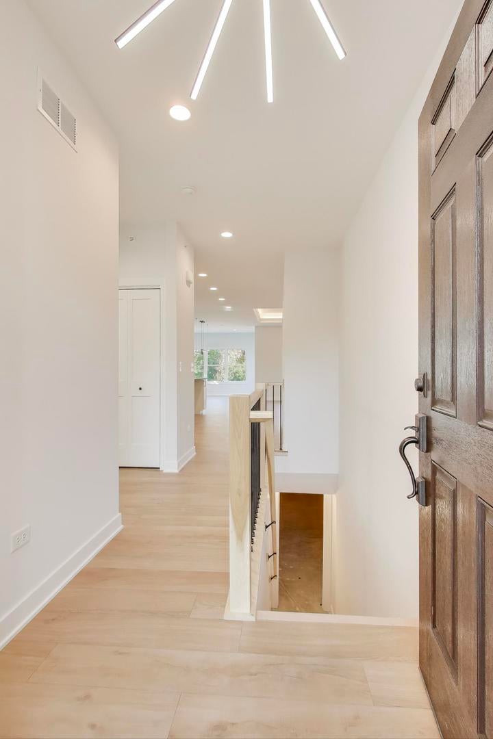 805 W Poplar Street