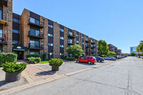 Photo of 8970 N Parkside Avenue #106, Des Plaines, IL 60016 (MLS # 12795264)