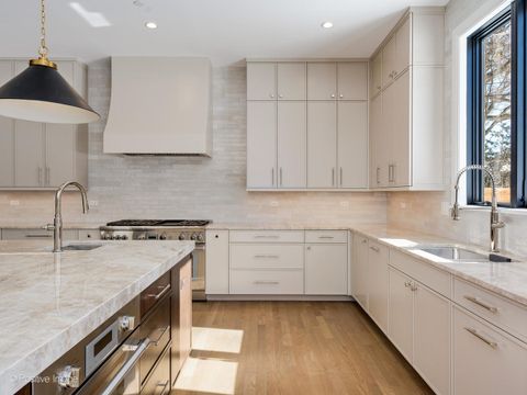 Tiny photo for 414 Laurel Avenue, Wilmette, IL 60091 (MLS # 12469720)