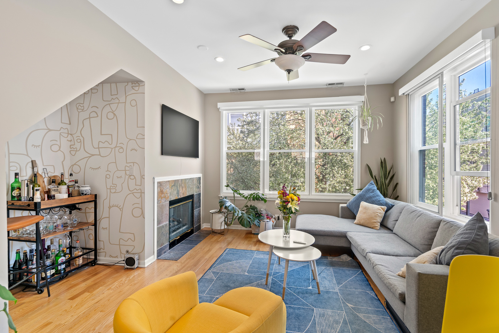 1815 N Rockwell Street