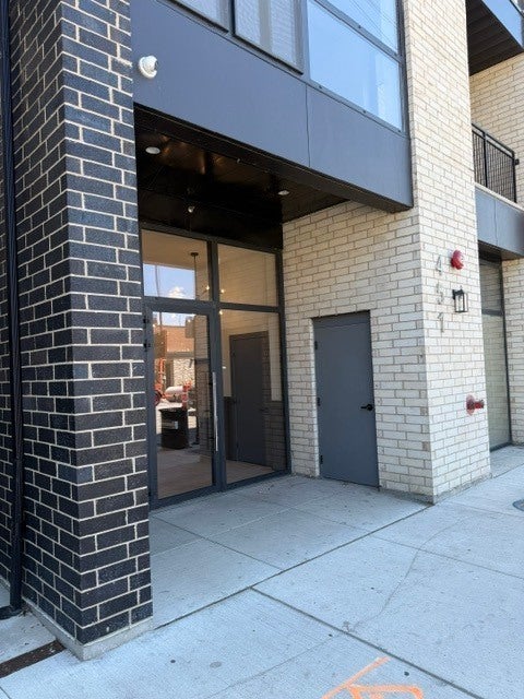Photo 1 of 7 — 503 E Pershing Road, Chicago, IL 60653