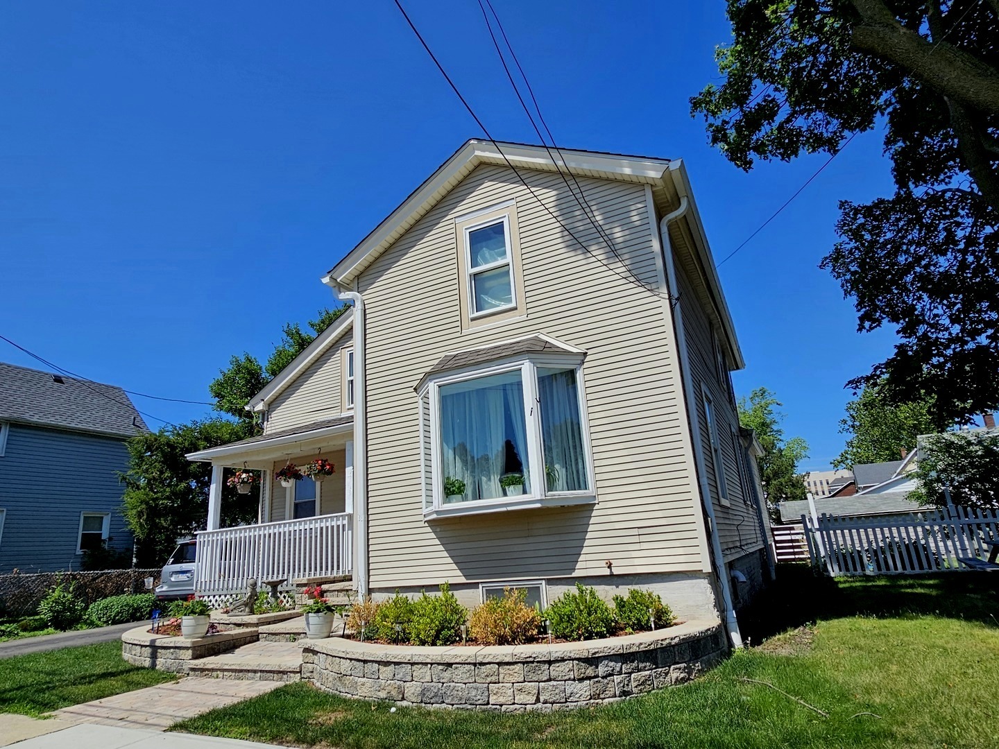 121 N Governor Street