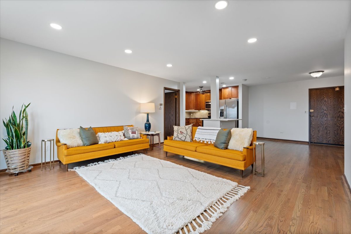 6525 N Nashville Avenue 501E