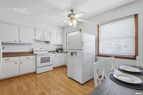 Tiny photo for 2846 MAGNOLIA Drive, Bettendorf, IA 52722 (MLS # QC4269430)