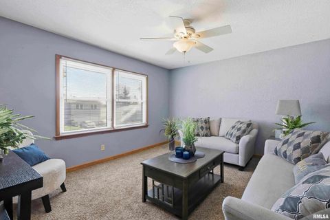Tiny photo for 2846 MAGNOLIA Drive, Bettendorf, IA 52722 (MLS # QC4269430)