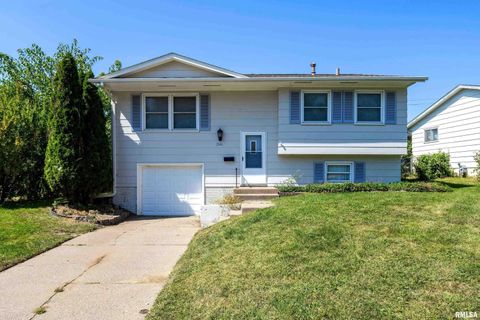 Photo of 2846 MAGNOLIA Drive, Bettendorf, IA 52722 (MLS # QC4269430)