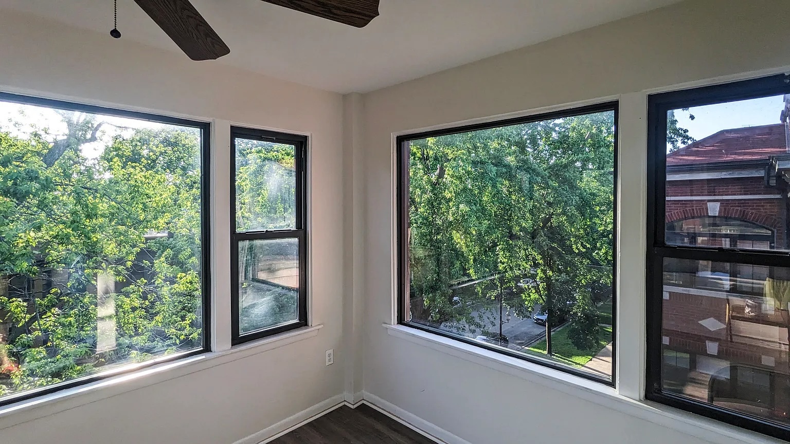 5219 S Greenwood Avenue 4