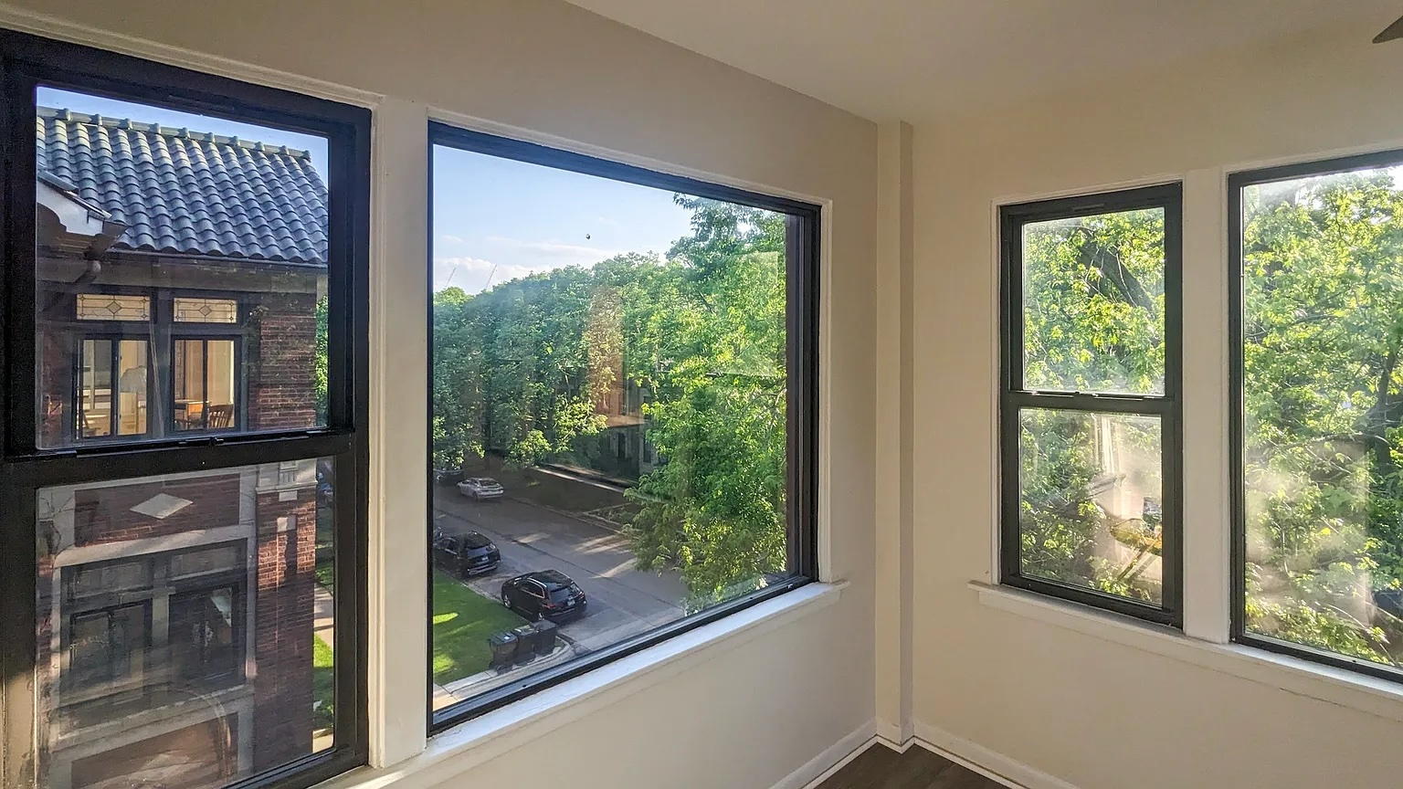 5219 S Greenwood Avenue 4