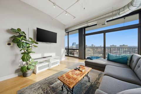 Tiny photo for 1530 S State Street #15R, Chicago, IL 60605 (MLS # 12618495)