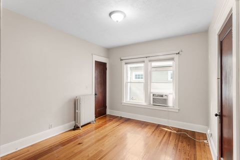 Tiny photo for 212 Elm Court, Libertyville, IL 60048 (MLS # 12491285)
