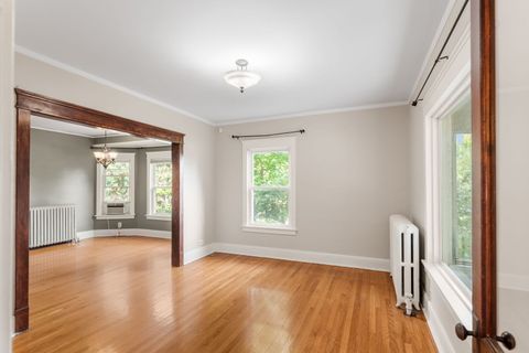Tiny photo for 212 Elm Court, Libertyville, IL 60048 (MLS # 12491285)