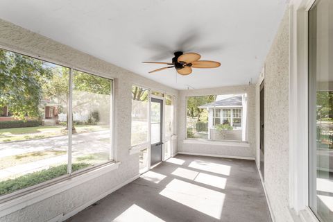 Tiny photo for 212 Elm Court, Libertyville, IL 60048 (MLS # 12491285)