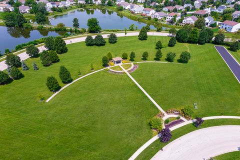 Tiny photo for 1701 Neubauer Circle, Lindenhurst, IL 60046 (MLS # 12463044)