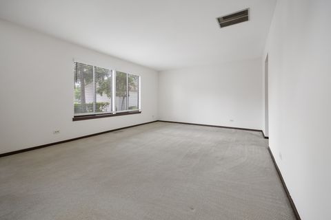 Tiny photo for 1525 Yale Court #1525, Elk Grove Village, IL 60007 (MLS # 12694877)