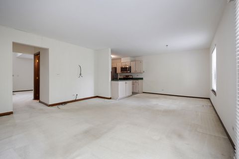 Tiny photo for 1525 Yale Court #1525, Elk Grove Village, IL 60007 (MLS # 12694877)