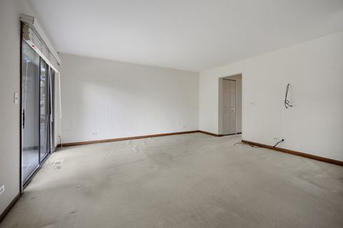 Tiny photo for 1525 Yale Court #1525, Elk Grove Village, IL 60007 (MLS # 12694877)