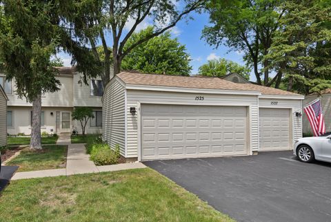 Tiny photo for 1525 Yale Court #1525, Elk Grove Village, IL 60007 (MLS # 12694877)